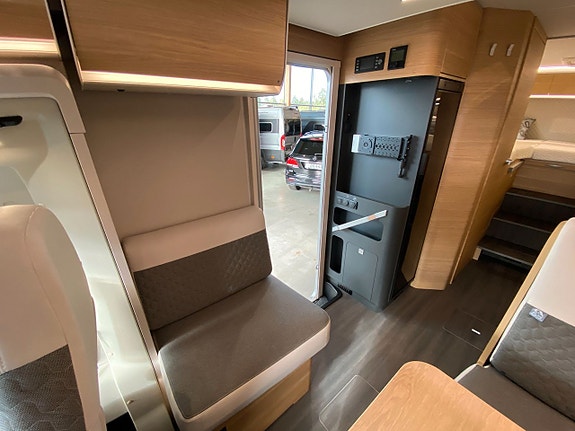 Adria Matrix 670 SL 60 Y /B-körkort/Taksäng/Automat/5 bältad 19 of 29