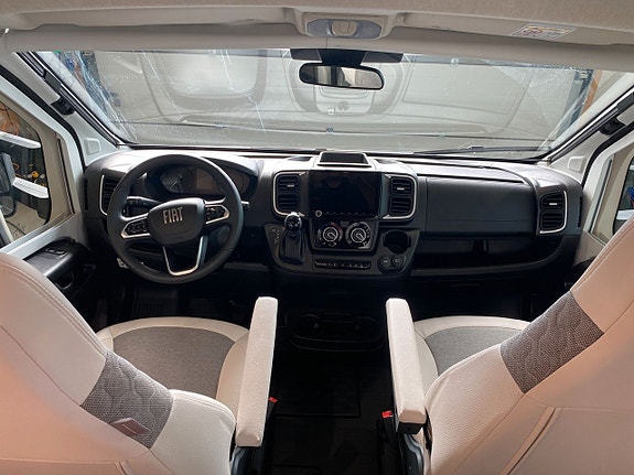 Adria Matrix 670 SL 60 Y /B-körkort/Taksäng/Automat/5 bältad 17 of 29