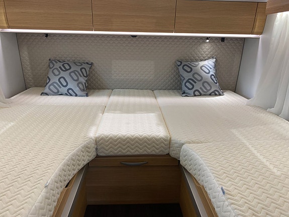 Adria Matrix 670 SL 60 Y /B-körkort/Taksäng/Automat/5 bältad 7 of 29