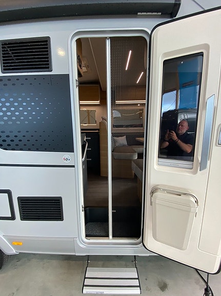 Adria Matrix 670 SL 60 Y /B-körkort/Taksäng/Automat/5 bältad 28 of 29