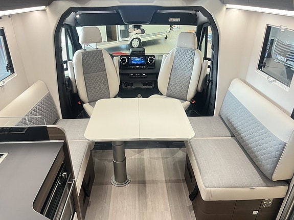 Adria MATRIX SUPREME MB 670 DL (ALDE+Mercedes+Ugn+Golvvärme) 13 of 24