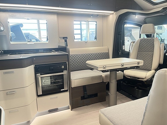 Adria MATRIX SUPREME MB 670 DL (ALDE+Mercedes+Ugn+Golvvärme) 10 of 24
