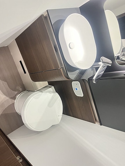 Adria MATRIX SUPREME MB 670 DL (ALDE+Mercedes+Ugn+Golvvärme) 20 of 24