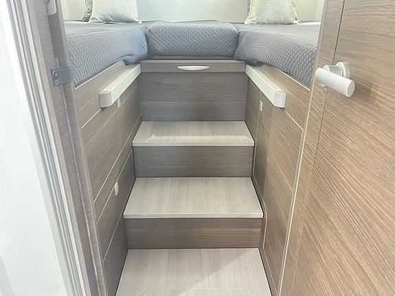 Adria MATRIX SUPREME MB 670 DL (ALDE+Mercedes+Ugn+Golvvärme) 17 of 24