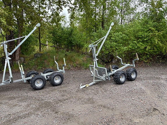 Övriga Timmervagn med kran