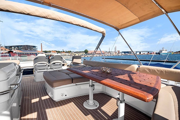 Fairline Squadron 74 3 of 11