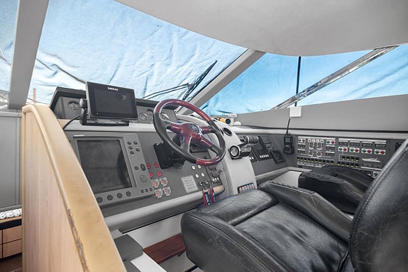 Fairline Squadron 74 5 of 11
