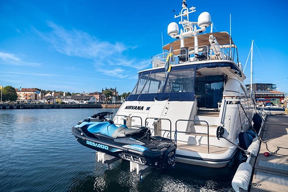 Fairline Squadron 74 2 of 11