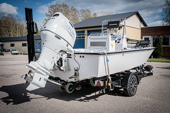 Beason 550 Pike Suzuki DF 200 - Black Weekendpris