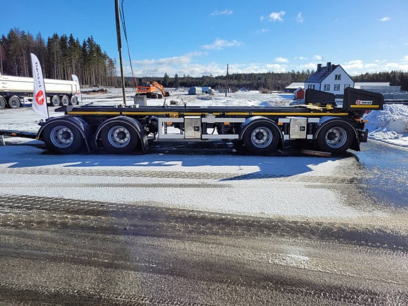 Lastväxlarsläp med tipp