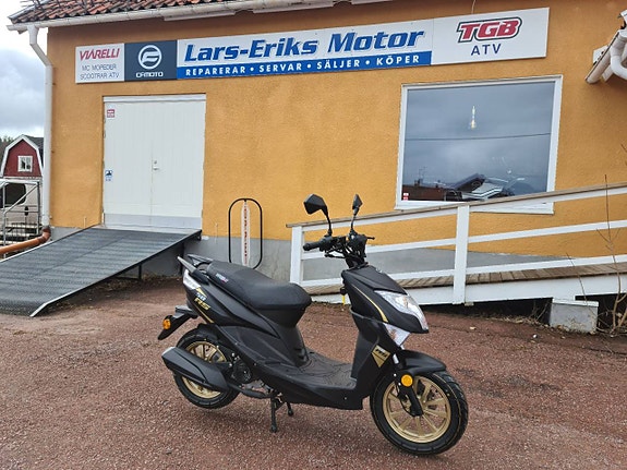 Viarelli NYHET RS 50 NAKED 22900 KR INK HJÄLM