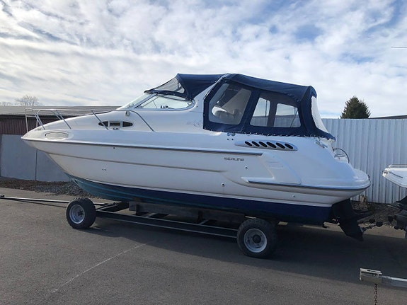 Sealine 300 295,000kr,nya dynor bogpropp