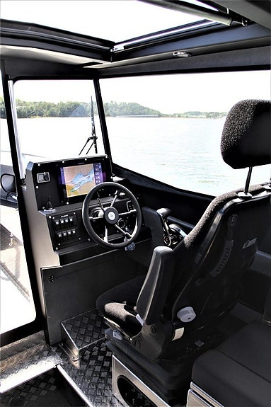 Alukin C770, Mercury 250 V8 10 of 11