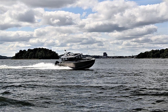Alukin C770, Mercury 250 V8 4 of 11