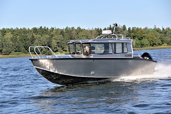 Alukin C770, Mercury 250 V8