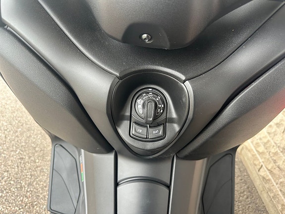 Yamaha X-Max 300 Aut *SÅLD* 9 of 12
