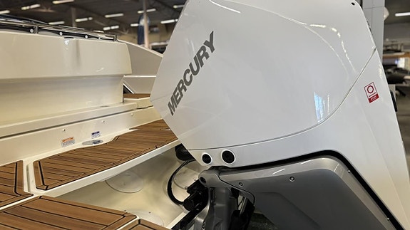 Uttern D77 med Mercury F300 XL DTS Demo -26 3 of 11