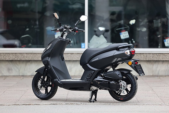 Peugeot Kisbee Naked | 45km/h | Mattsvart 7 of 8