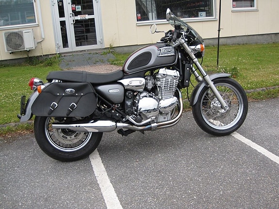 Triumph Thunderbird 900 4 of 7