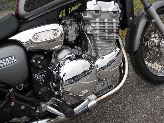 Triumph Thunderbird 900 5 of 7