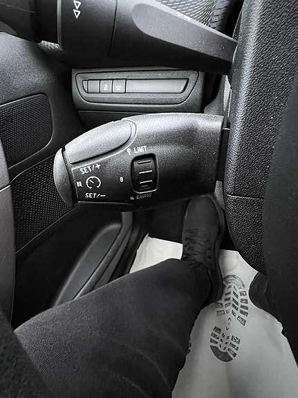 Peugeot 2008 15 of 17