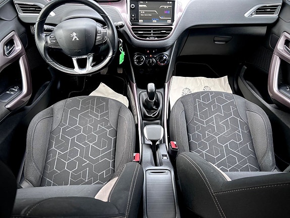 Peugeot 2008 11 of 17