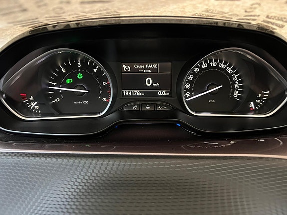 Peugeot 2008 13 of 17