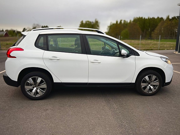 Peugeot 2008 6 of 17