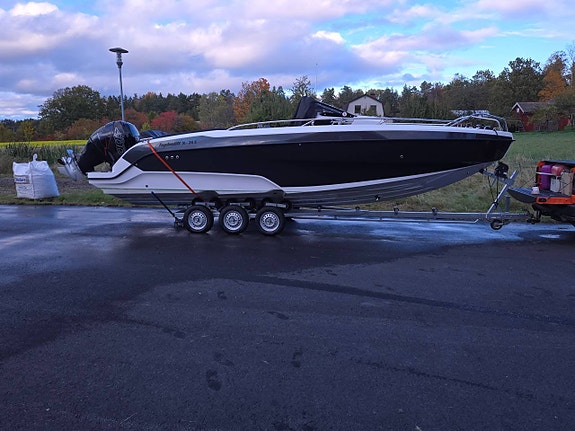 Hydrolift X-26 S Mercury 400 -2020 Moms finns i båten. 4 of 5