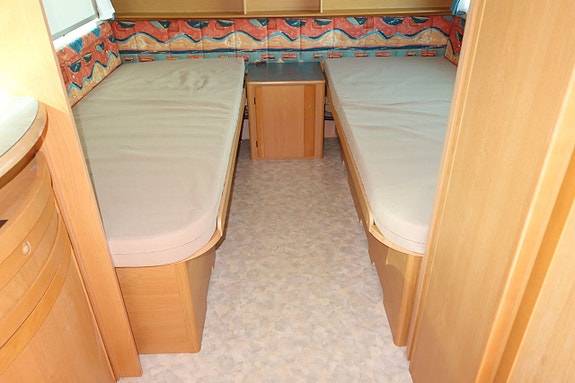 Adria Unica 562 UL 3 of 13