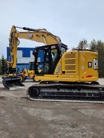 Caterpillar 325 Next Gen Uthyres/For Rental