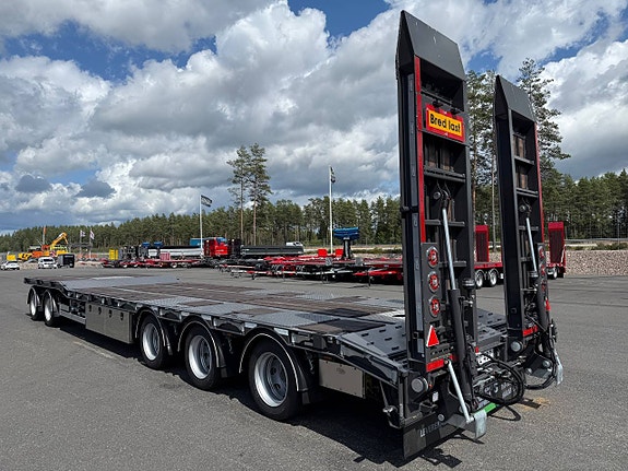 Hakarps - 42 tons maskinvagn med hydrauliska ramper OMG LEV 6 of 12