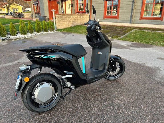 Yamaha Neos El Skoter REA moped 3 of 3