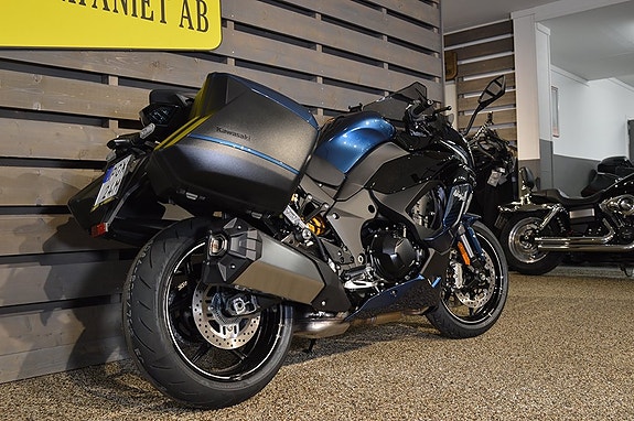 Kawasaki Ninja 1100SX SE 9 of 11