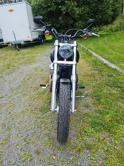 Harley-Davidson Dyna Street Bob FXDB 7 of 18