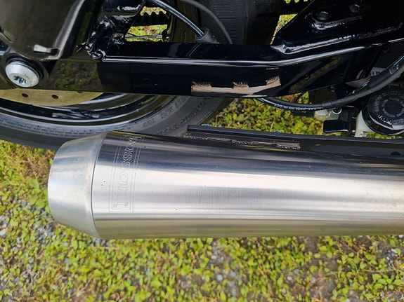 Harley-Davidson Dyna Street Bob FXDB 6 of 18