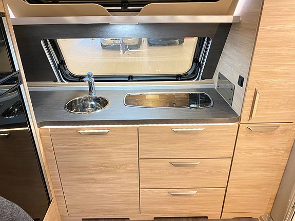 Knaus 650 PEB Sudwind 60Y (ALDE+Frontkök+Dusch) 15 of 27