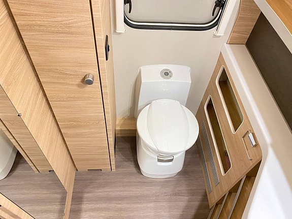 Knaus 650 PEB Sudwind 60Y (ALDE+Frontkök+Dusch) 21 of 27