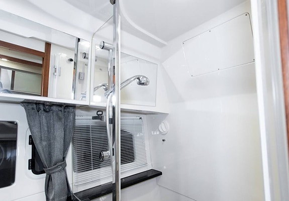 Marex 375 / MerCruiser 2 x 260HK / 2018 11 of 12
