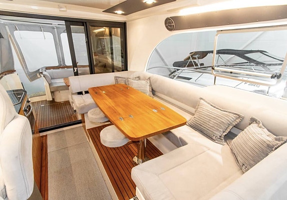 Marex 375 / MerCruiser 2 x 260HK / 2018 6 of 12