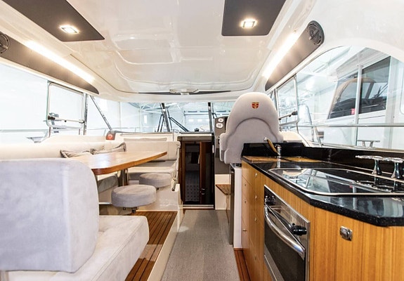 Marex 375 / MerCruiser 2 x 260HK / 2018 8 of 12