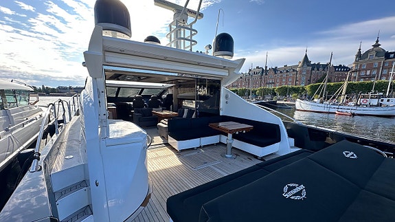 Sunseeker 74 Predator -2010 4 of 29