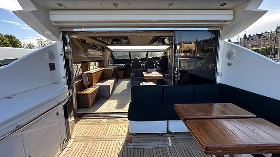 Sunseeker 74 Predator -2010 5 of 29