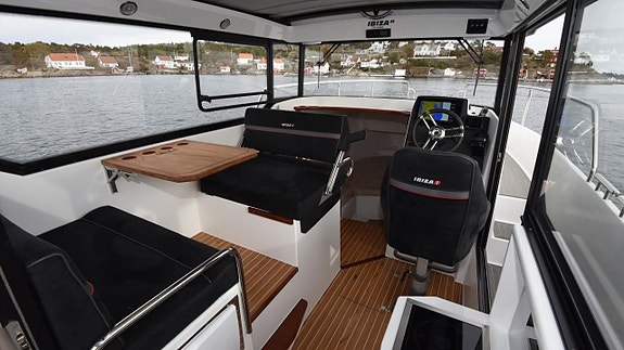Ibiza 811 Explorer -21 uttagen 22 med Yamaha F 300 BETUL -22 16 of 17