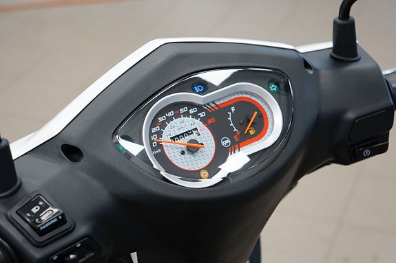 SYM Orbit III 50CC KLASS 1 MOPED | LAGERRENSNING 2024 3 of 9