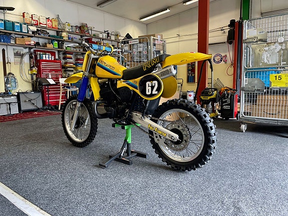 Suzuki RM 465