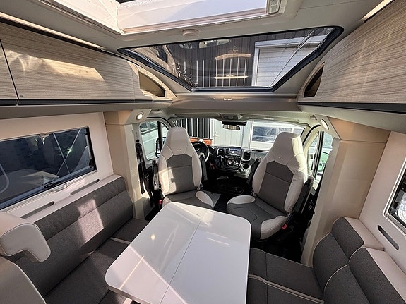 Adria Compact DL 60Y 60 YEARS 8 of 18