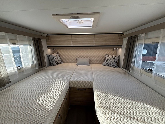 Adria Compact DL 60Y 60 YEARS 16 of 18