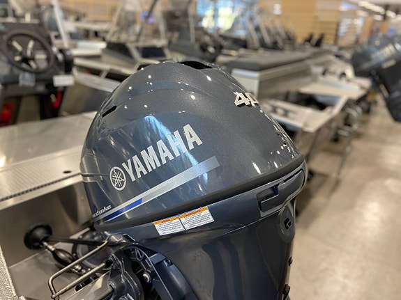 Buster M1 FISH ink. Yamaha F40 2025 KAMPANJ 8 of 9