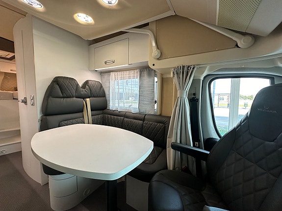 Wingamm Oasi 690 TWIN 140HK AUT Långbädd+taksäng! VINTERVAGN 10 of 24